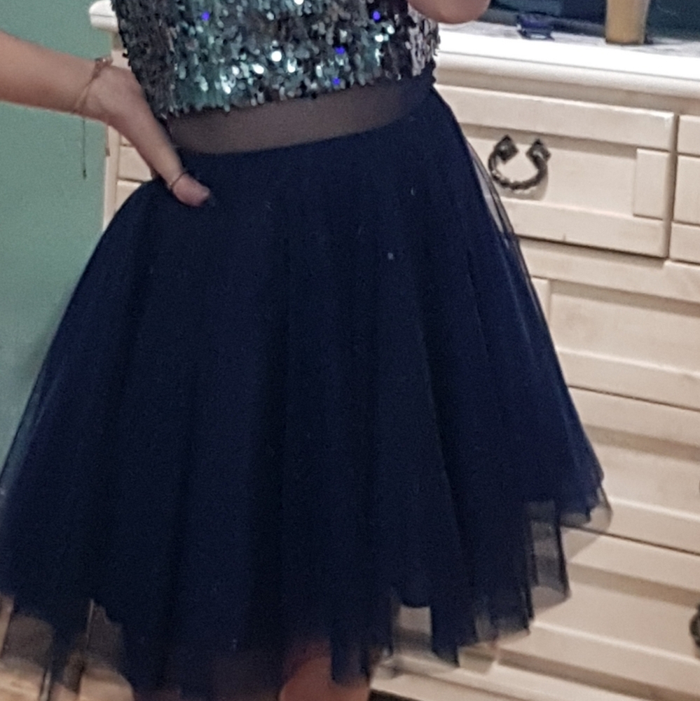 Dress - Picture 3 of 3